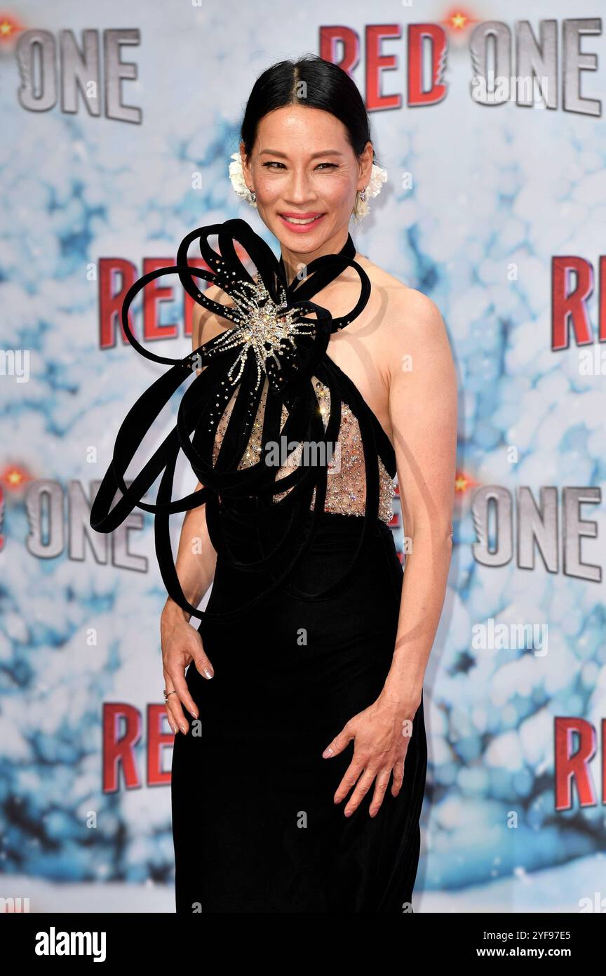 Lucy Liu bei der Weltpremiere des Kinofilms "Red One - Alarmstufe Weihnachten" im UCI Luxe East Side Gallery. Berlino, 03.11.2024 Foto Stock