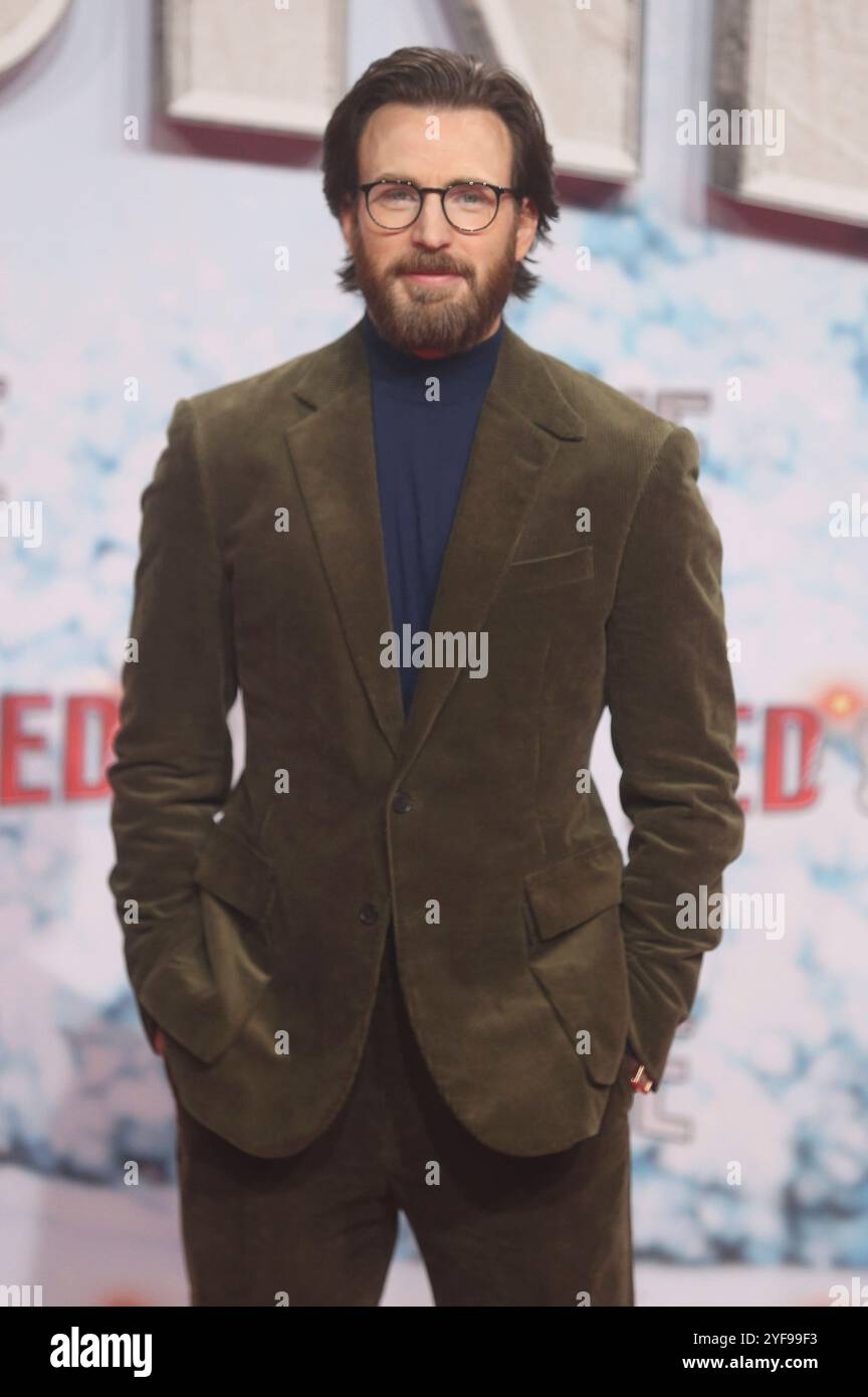 Chris Evans bei der Premiere des Kinofilms Red One im UCI Luxe. Berlino, 03.11.2024 *** Chris Evans alla prima del film Red One all'UCI Luxe Berlin, 03 11 2024 foto:xD.xHerrickx/xFuturexImagex RED 4197 Foto Stock
