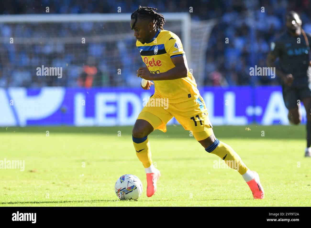 Napoli, Lazio. 3 novembre 2024. Ademola Lookman dell'Atalanta durante la partita di serie A tra Napoli e Atalanta allo stadio Maradona, Napoli, Italia, 3 novembre 2024. Credito AllShotLive: SIPA USA/Alamy Live News Foto Stock