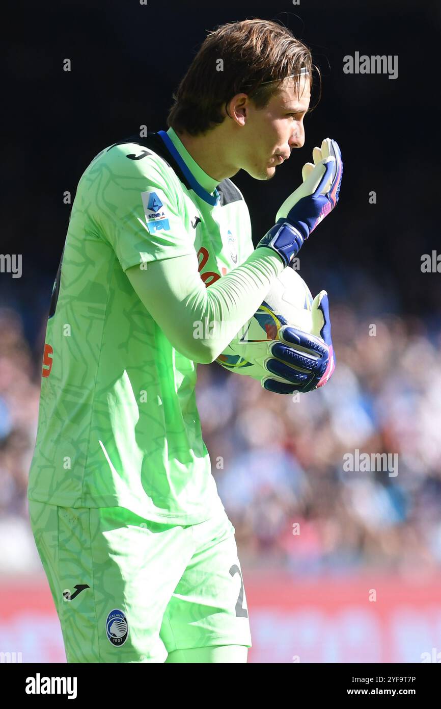 Napoli, Lazio. 3 novembre 2024. Marco Carnesecchi dell'Atalanta durante la partita di serie A tra Napoli e Atalanta allo stadio Maradona, Napoli, Italia, 3 novembre 2024. Credito AllShotLive: SIPA USA/Alamy Live News Foto Stock