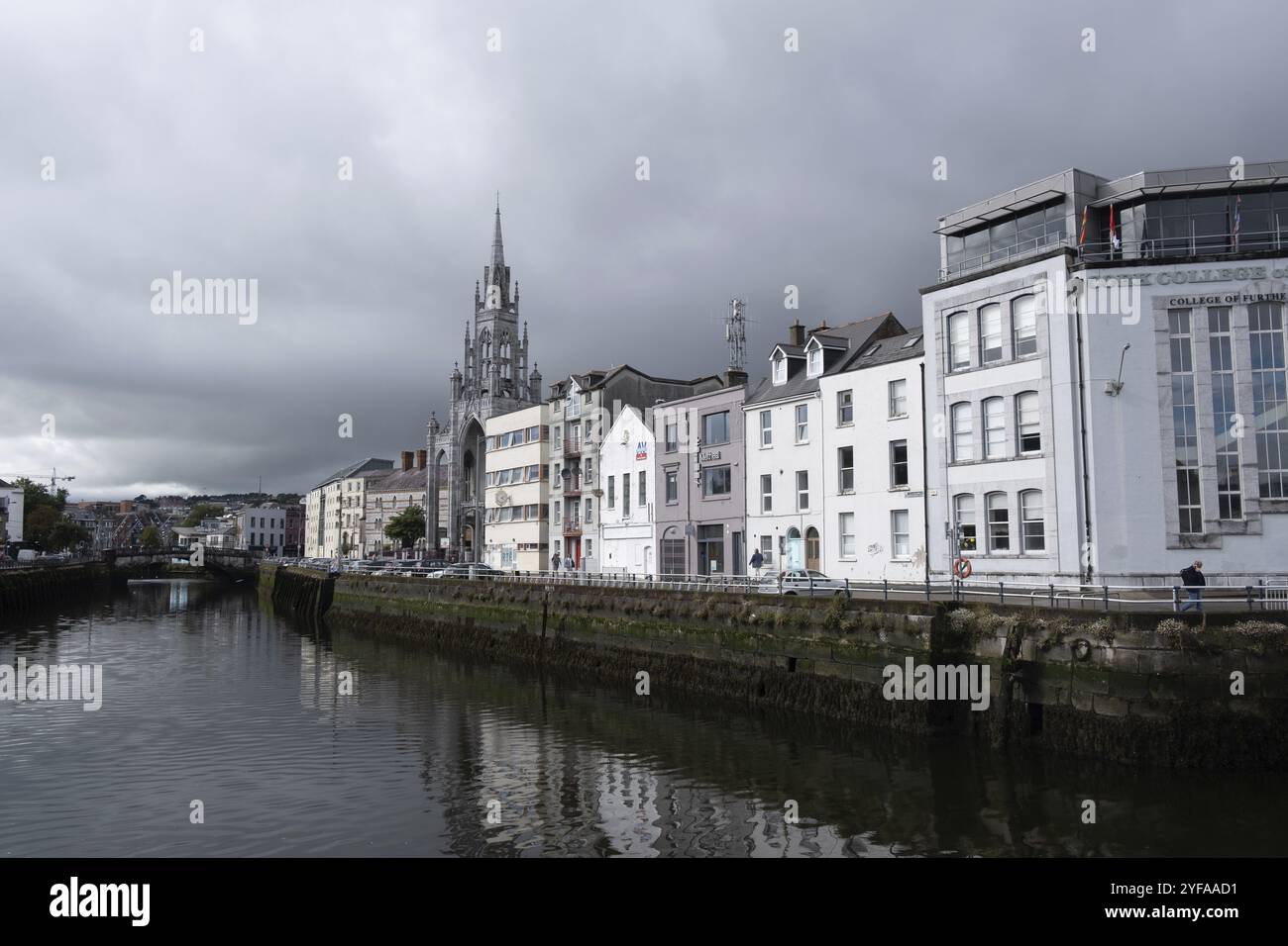 Cork, Irlanda, 9 settembre 2021: Paesaggio urbano della città di sughero e del fiume lee in Irlanda europa, Europa Foto Stock