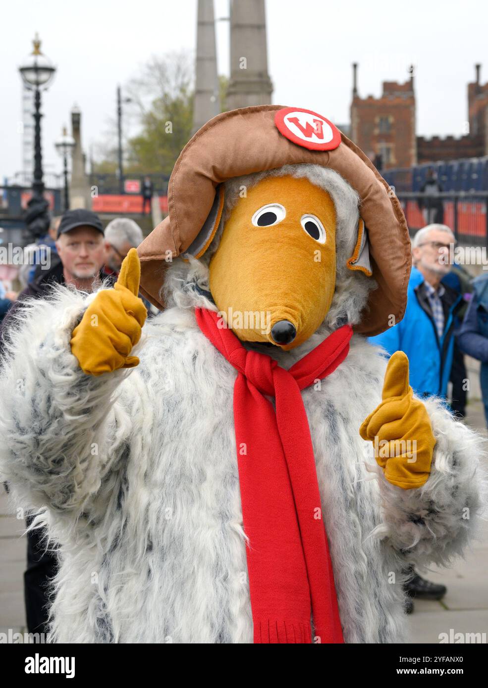 Orinoco The Womble alla marcia per l'acqua pulita di Londra, 3 novembre 2024 Foto Stock