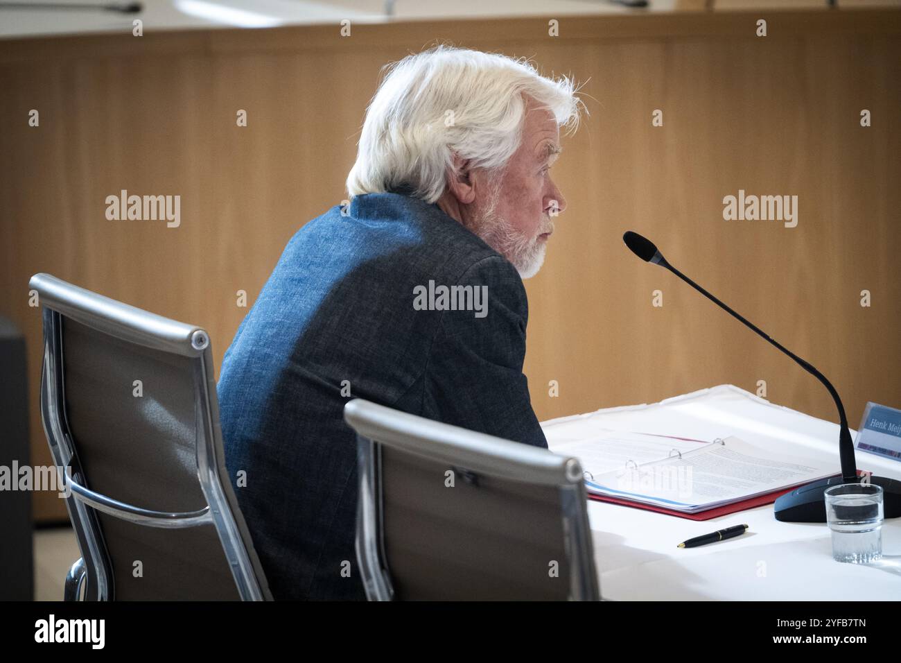 ALMERE - l'ex direttore del programma Floriade Henk Meijer è stato interrogato durante un'audizione del consiglio sulla Floriade del 2022. Almere ha subito una perdita di 103,3 milioni di euro. ANP JEROEN JUMELET netherlands Out - belgio Out Foto Stock