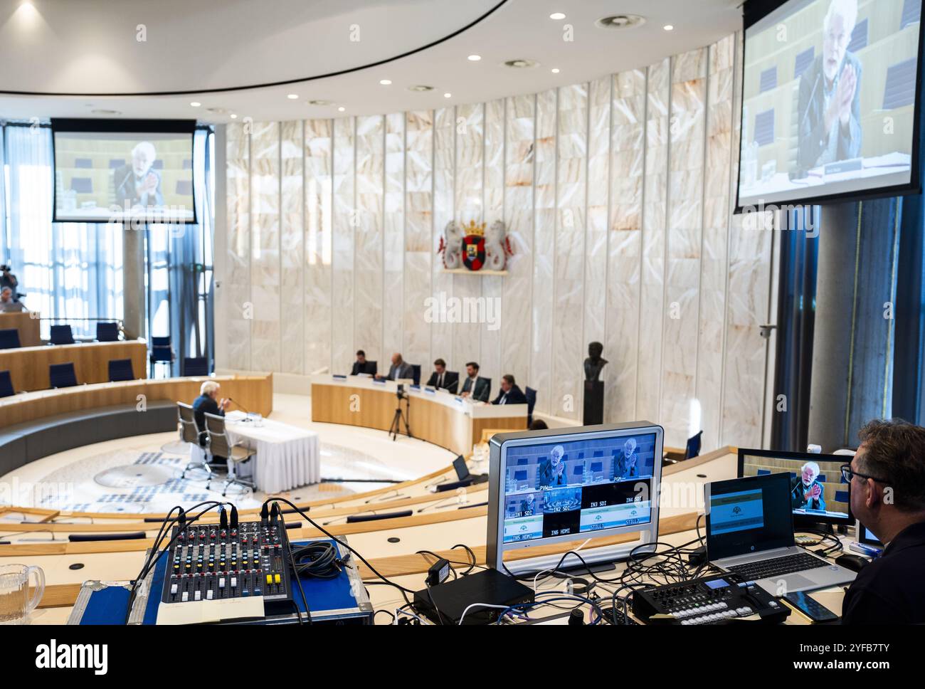 ALMERE - l'ex direttore del programma Floriade Henk Meijer è stato interrogato durante un'audizione del consiglio sulla Floriade del 2022. Almere ha subito una perdita di 103,3 milioni di euro. ANP JEROEN JUMELET netherlands Out - belgio Out Foto Stock