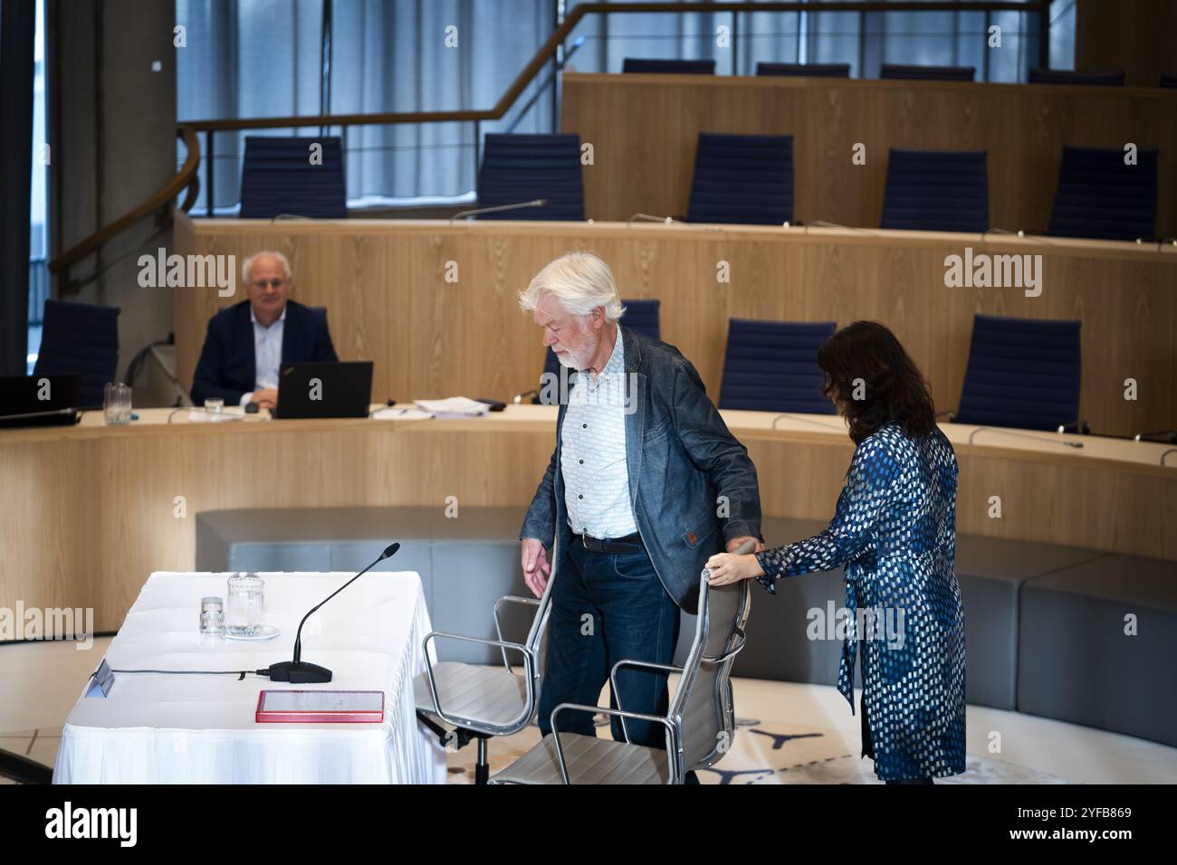 ALMERE - l'ex direttore del programma Floriade Henk Meijer è stato interrogato durante un'audizione del consiglio sulla Floriade del 2022. Almere ha subito una perdita di 103,3 milioni di euro. ANP JEROEN JUMELET netherlands Out - belgio Out Foto Stock