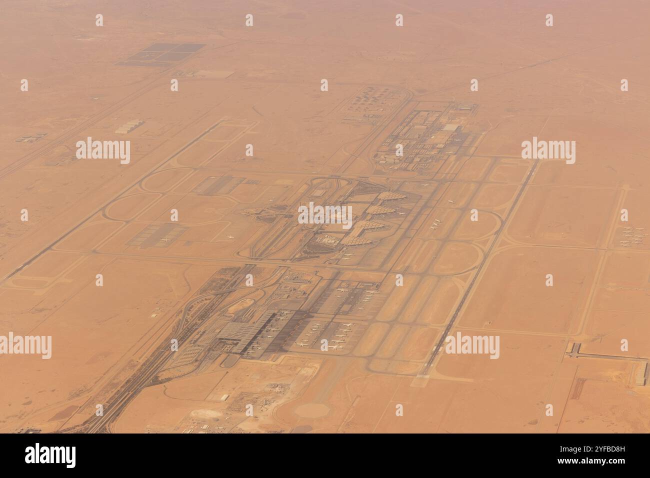 Vista aerea dell'aeroporto internazionale King Khalid di Riyad, Arabia Saudita Foto Stock