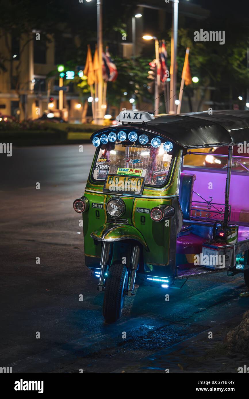 Un tuk tuk è anche conosciuto come un auto-risciò, questi veicoli che sono diventati popolari nel sud-est asiatico da allora si sono fatti strada in tutto il mondo. Foto Stock