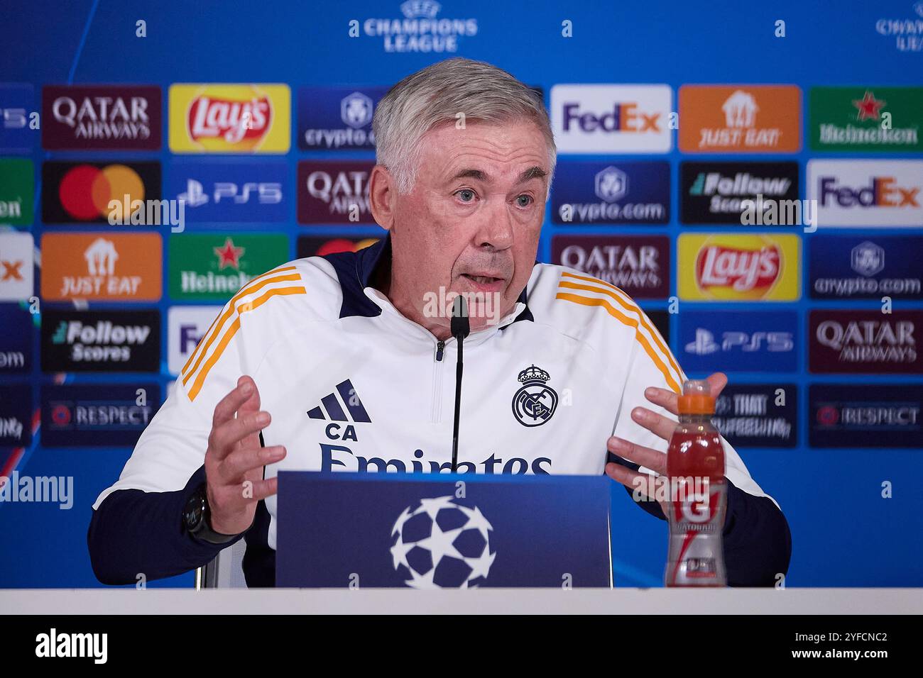 Madrid, Spagna. 4 novembre 2024. Carlo Ancelotti, capo allenatore del Real Madrid CF, partecipa a una conferenza stampa alla vigilia della partita di calcio della settimana 4 della UEFA Champions League 2024/2025 tra il Real Madrid CF e l'AC Milan al Ciudad Real Madrid. Credito: SOPA Images Limited/Alamy Live News Foto Stock