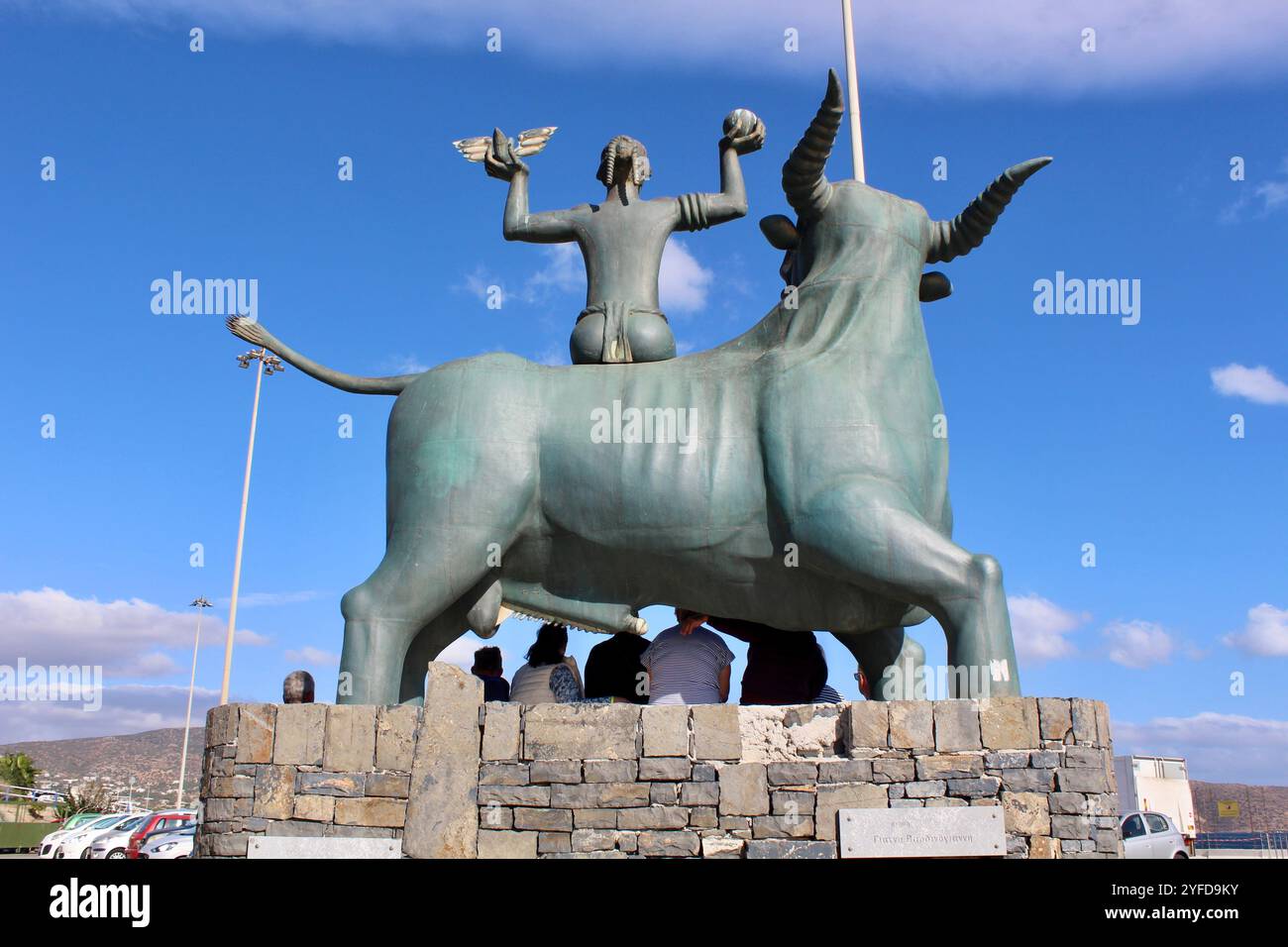 La scultura "rapimento di Europa" - progettata dal regista cretese Nikos Koundouros e creata da Nikos e Pantelis Sotiriades. Foto Stock