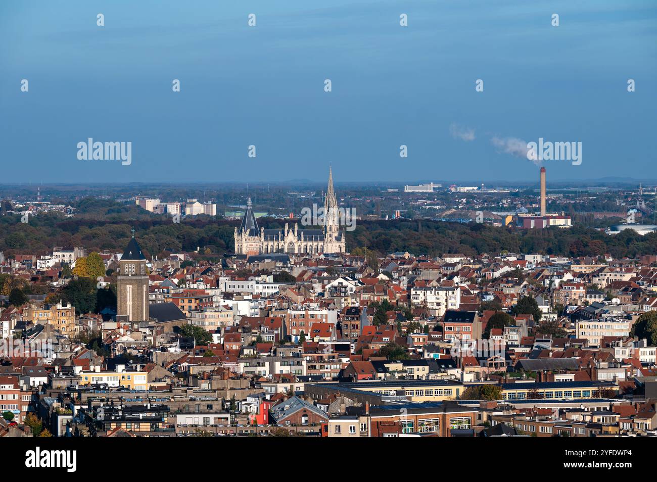 Panorama ad alto angolo sulla chiesa di nostra Signora di Laeken nella regione di Bruxelles capitale, Belgio, 24 ottobre 2024 Foto Stock