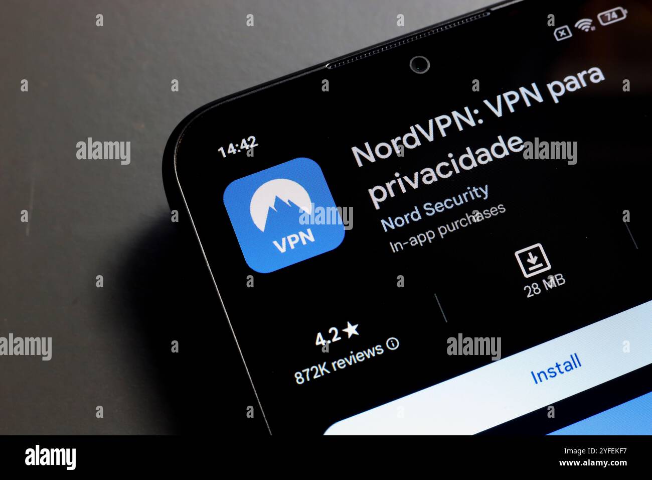 4 novembre 2024, Brasile. In questa immagine, il logo dell'app NordVPN viene visualizzato sullo schermo di uno smartphone Foto Stock