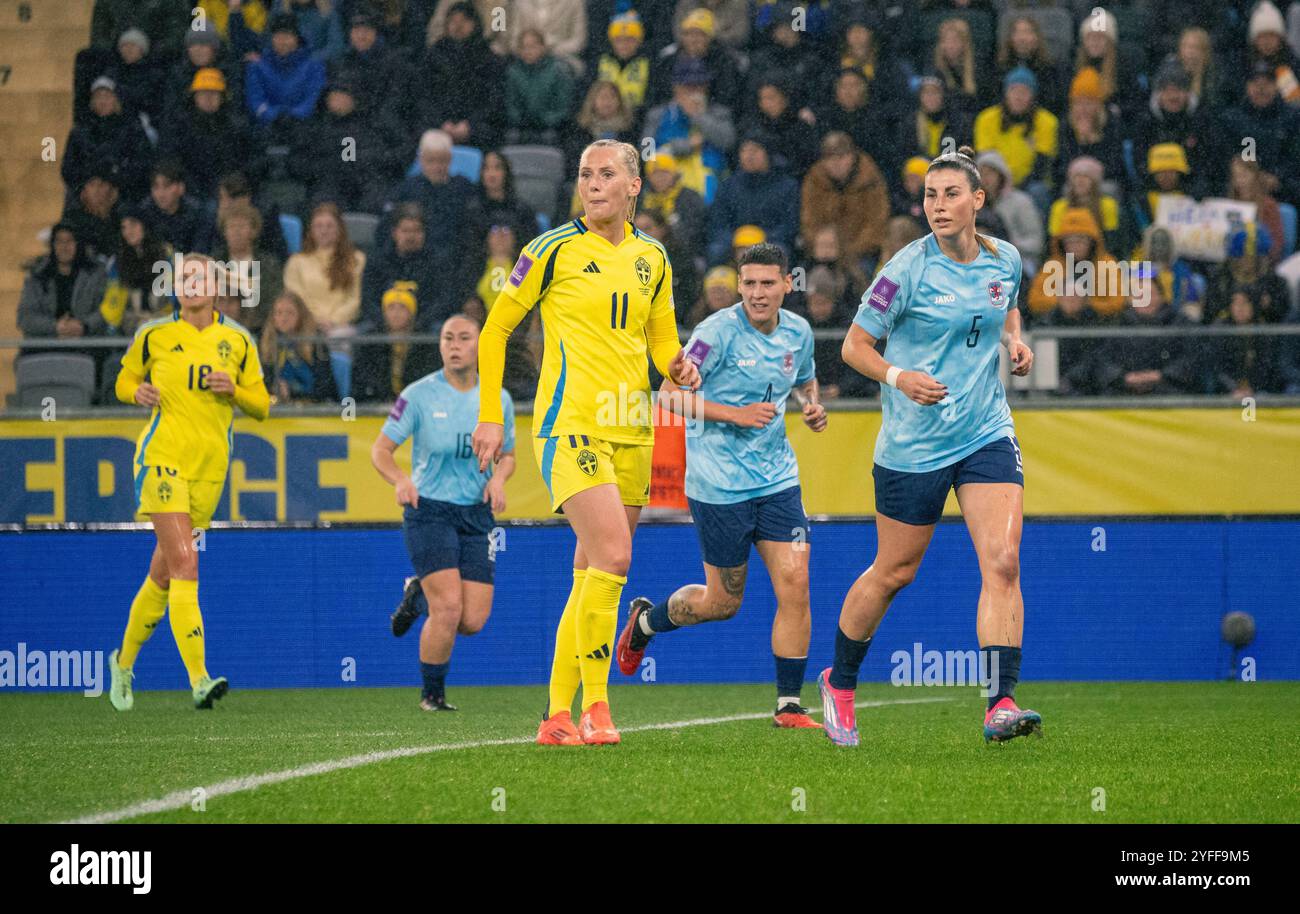 Gothenburg, Svezia. 29 ottobre 2024. Stina Blackstenius per la Svezia fuori dall'area di rigore del Lussemburgo durante i playoff per UEFA Euro 2025. Foto Stock