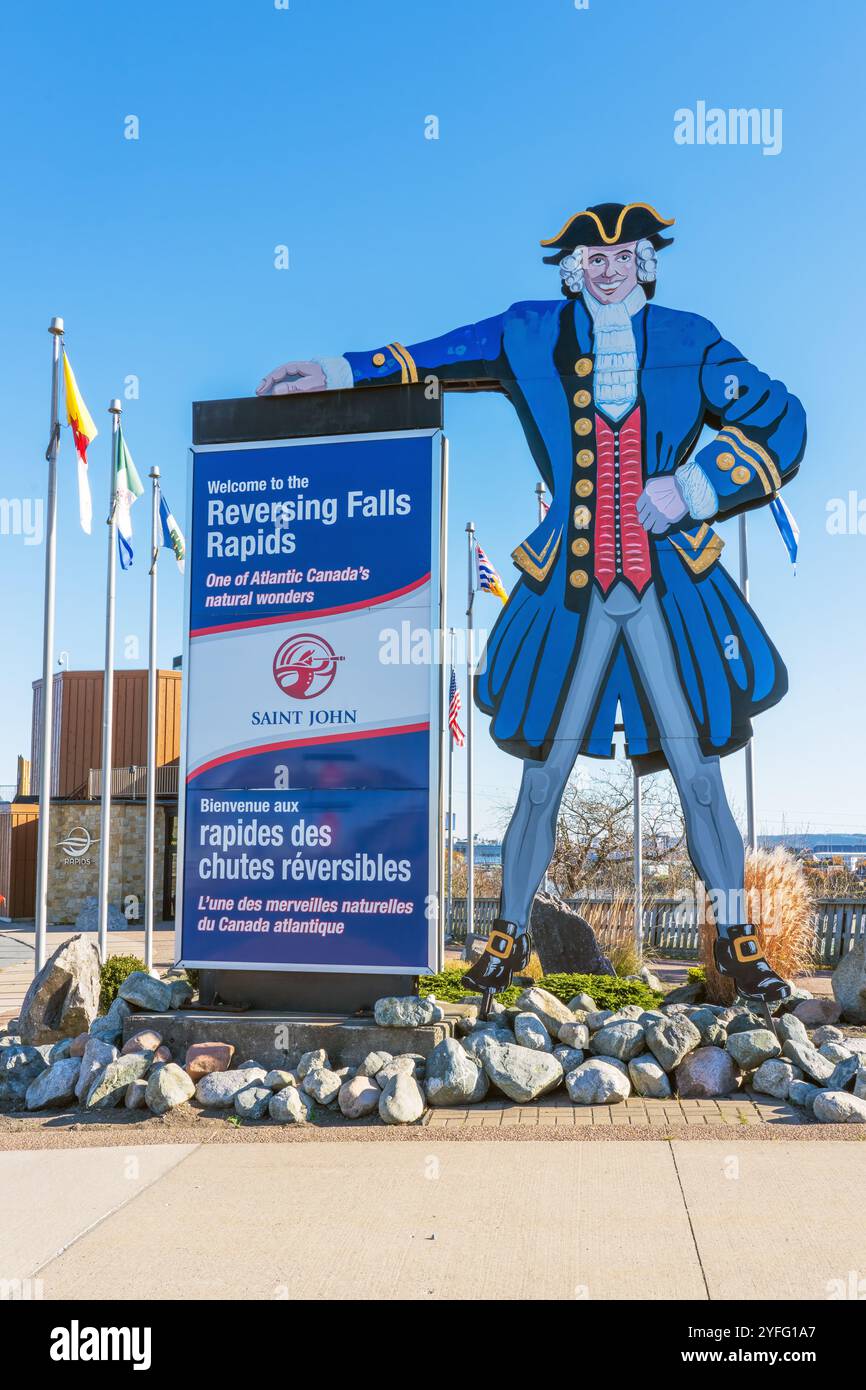 Un fenomeno naturale, le Reversing Falls sono una serie di rapide sul fiume Saint John, situato a Saint John nel New Brunswick, dove il fiume scorre Foto Stock
