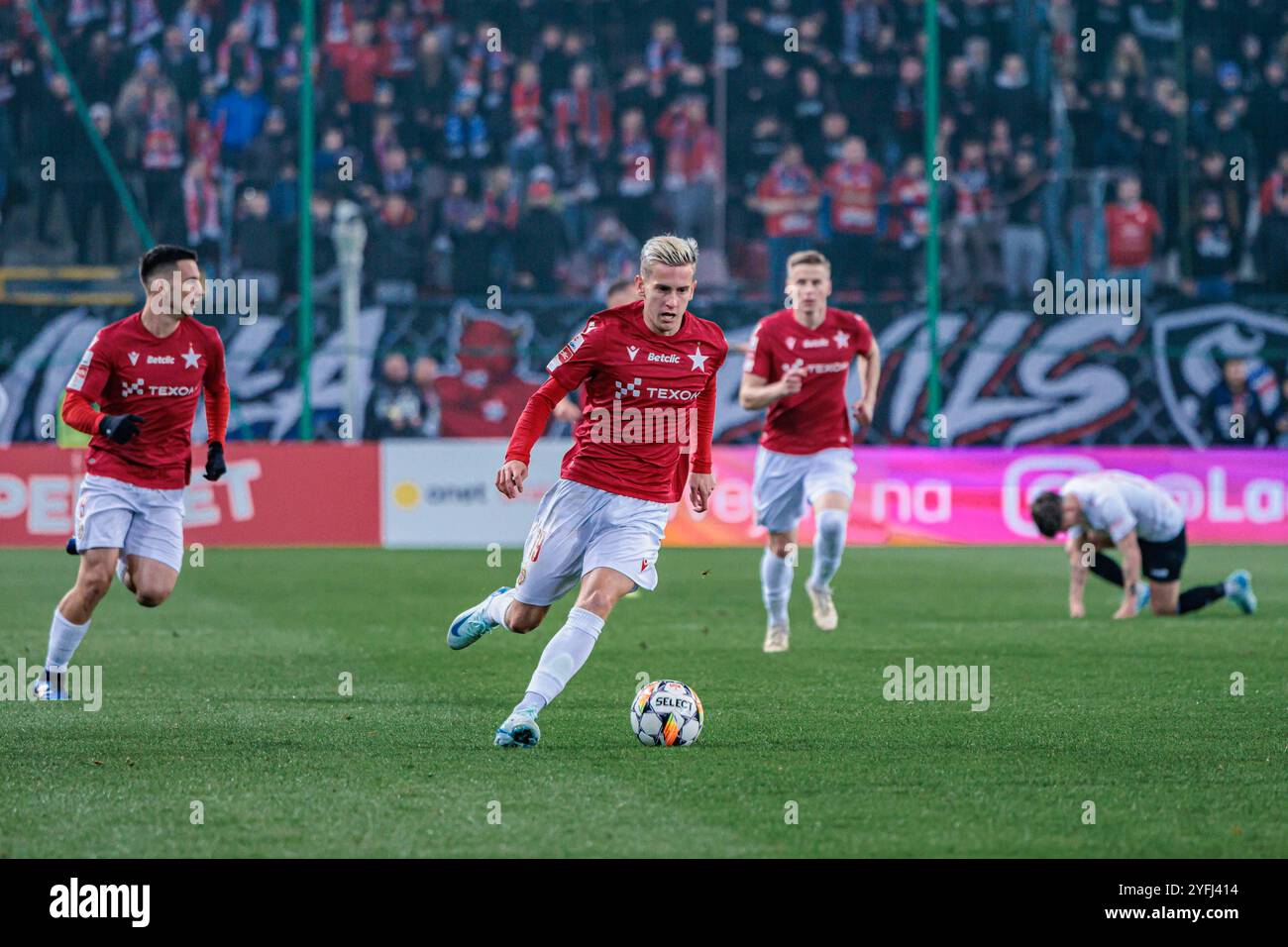 Cracovia, Polonia, 4 novembre 2024, Una partita di calcio nella prima Lega polacca Matchday 15 tra Wisla Cracovia e GKS Tychy, OP: Olivier Sukiennicki, credito: Piotr Front/Alamy Live News Foto Stock