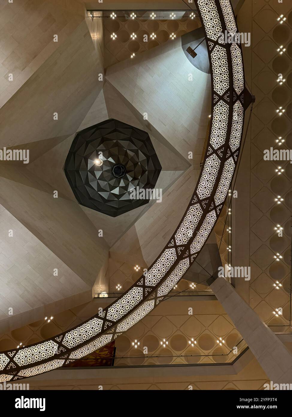 Architettura islamica - design moderno - Museo di arte islamica - Immagine stock catturata con smartphone