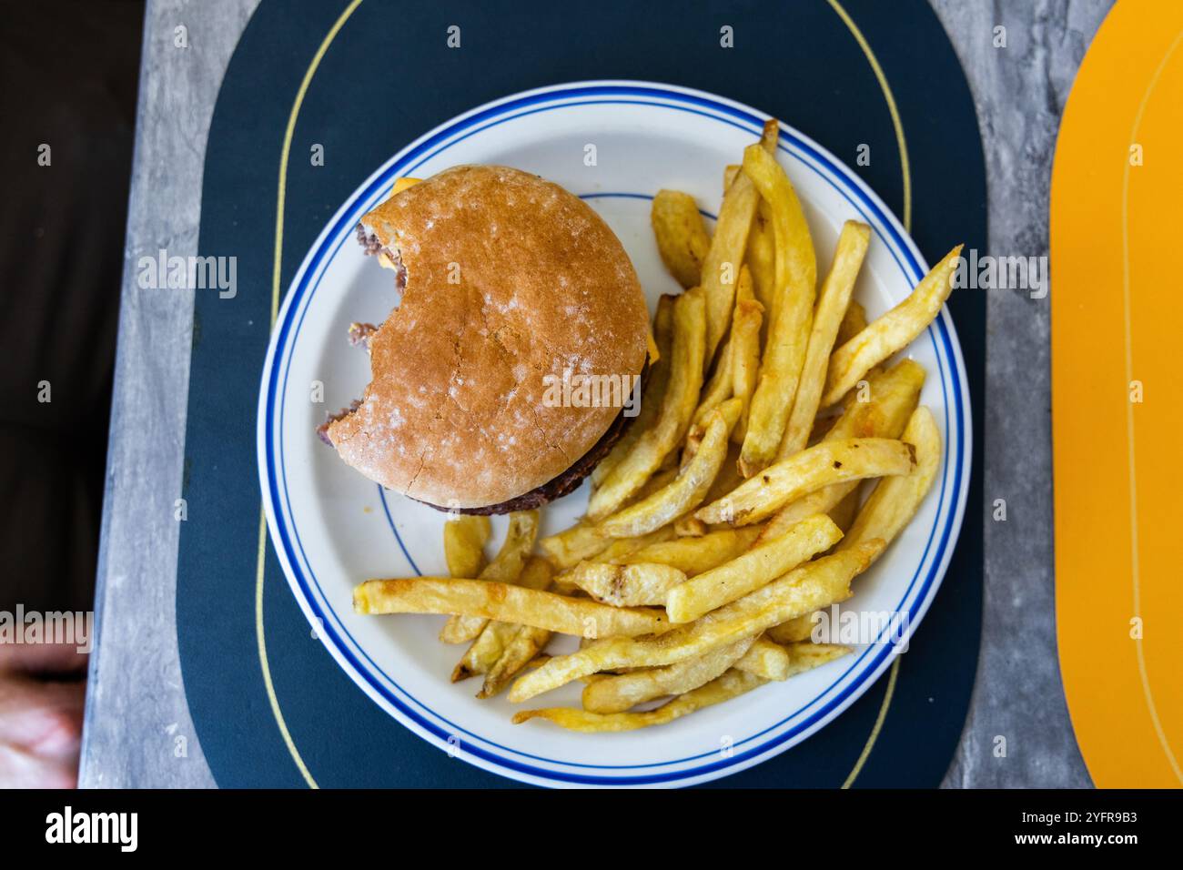 hamburger mangiato 1/10 Foto Stock