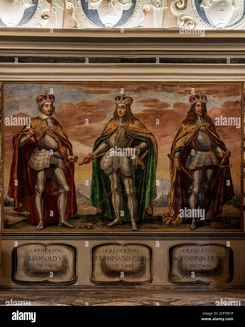 L'imponente castello Ambras di Innsbruck Foto Stock