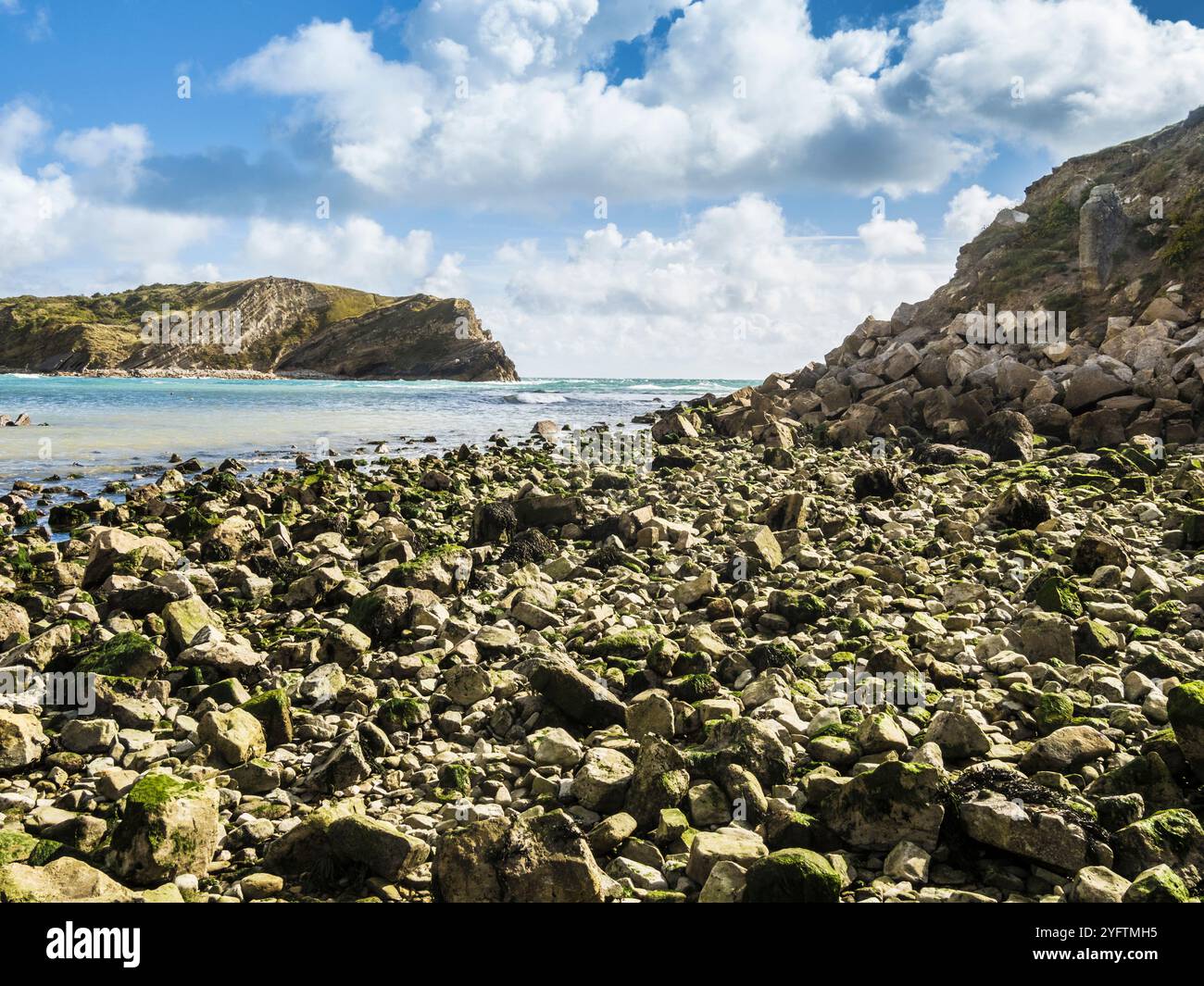 Lulworth Cove su Jurassic Coast nel Dorset. Foto Stock