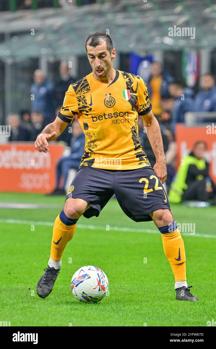 Milano, Italia. 3 novembre 2024. Henrikh Mkhitaryan dell'Inter visto in azione durante la partita di calcio di serie A 2024/2025, tra Inter e Venezia allo stadio Giuseppe Meazza. Punteggio finale: Inter 1:0 Venezia. (Foto di Tommaso Fimiano/SOPA Images/Sipa USA) credito: SIPA USA/Alamy Live News Foto Stock