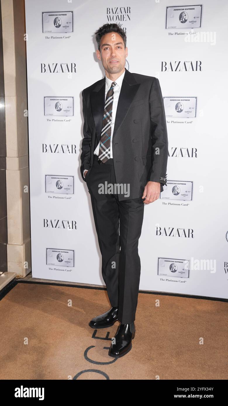 Alex Hassell all'Harper's Bazaar Women of the Year 2024 Awards, al Claridges di Londra. Data foto: Martedì 5 novembre 2024. Foto Stock