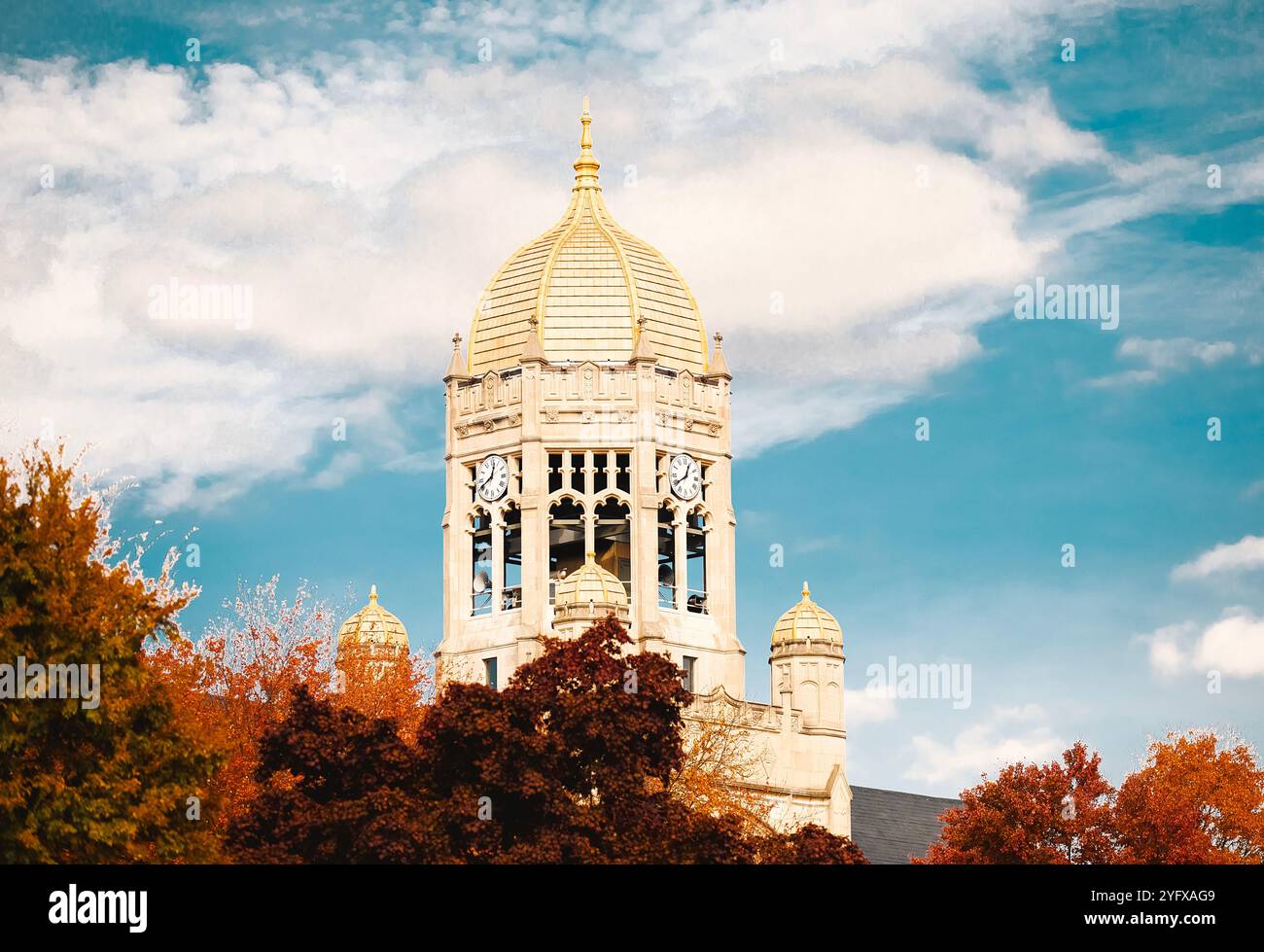 Il Muhlenberg College si erge contro un cielo blu in autunno ad Allentown, Pennsylvania, USA, 4 novembre 2024 Foto Stock