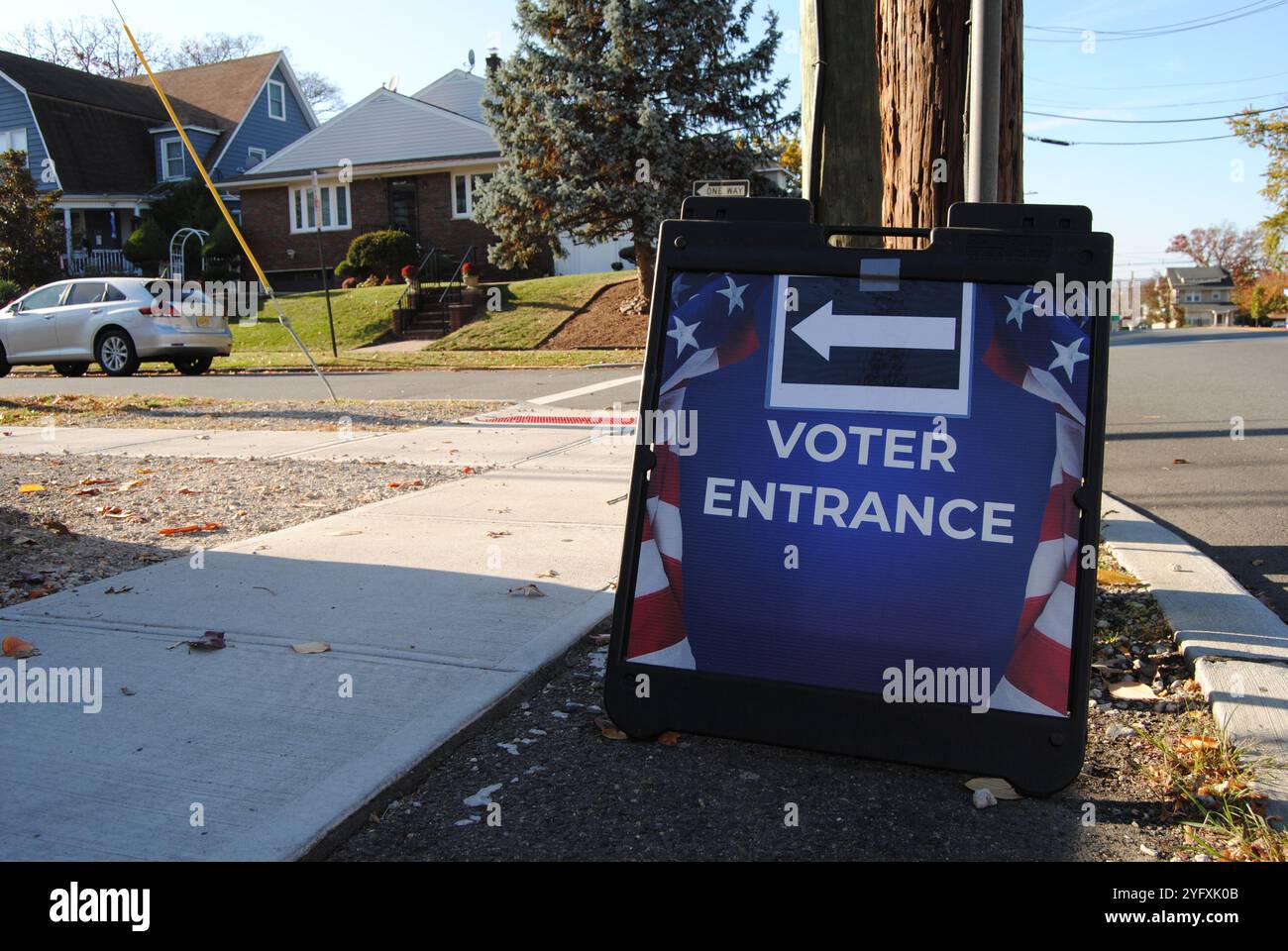 Rutherford, New Jersey, Stati Uniti d'America - 5 novembre 2024: Giorno delle elezioni in un sobborgo di New York. Foto Stock