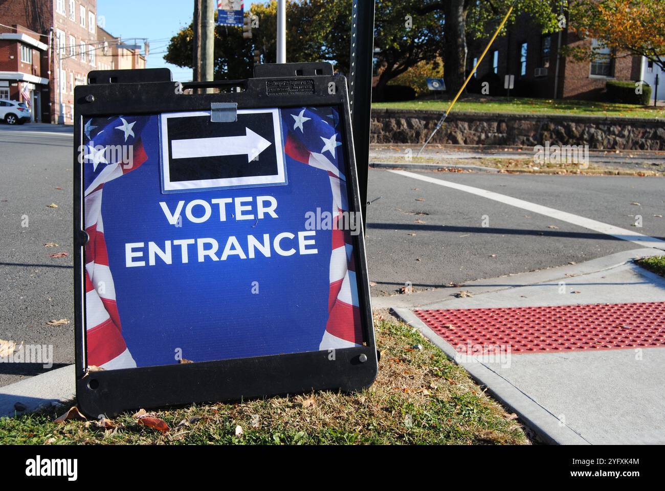 Rutherford, New Jersey, Stati Uniti d'America - 5 novembre 2024: Giorno delle elezioni in un sobborgo di New York. Foto Stock