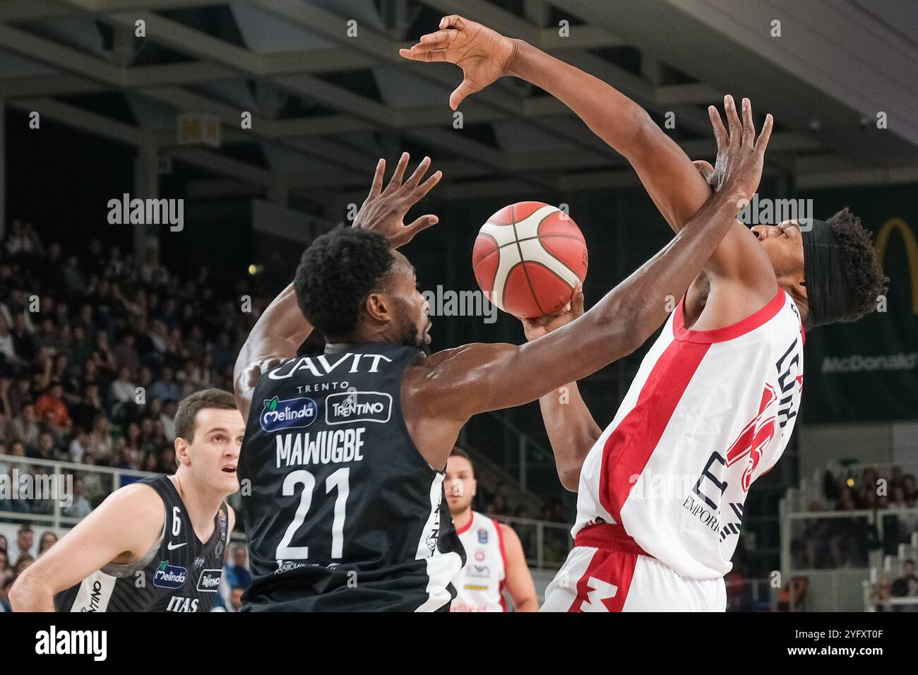 Zach le Day di EA7 Emporio Armani Milano in azione durante la partita tra Dolomiti energia Trentino e EA7 Emporio Armani Milano, stagione regolare di Foto Stock