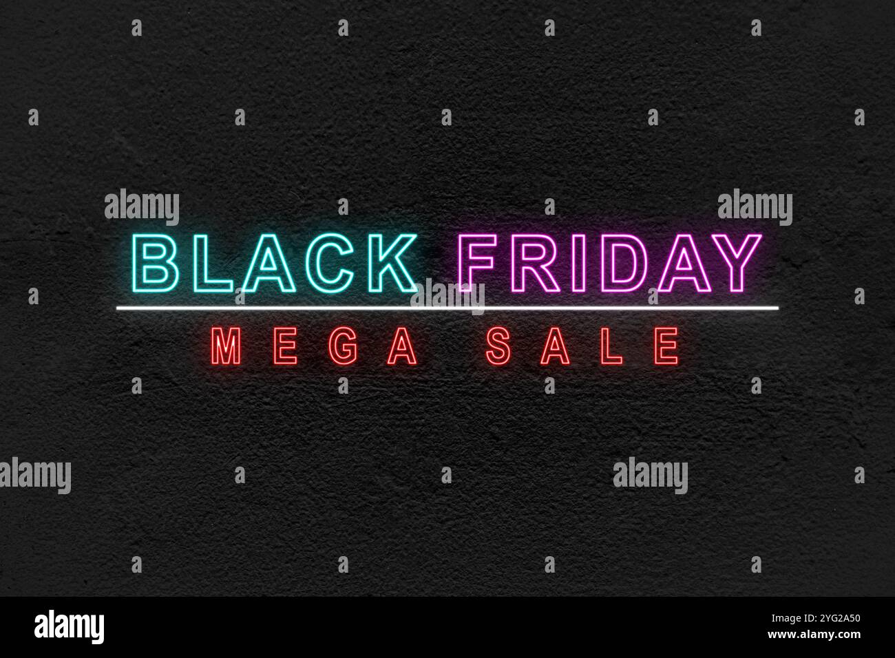Testo chiaro al neon dei Mega saldi del Black Friday su sfondo nero. Copia spazio. Posizione piatta. Offerta Black friday Foto Stock