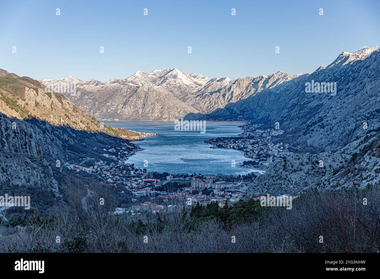 Vista panoramica della baia di Cattaro, Montenegro Foto Stock