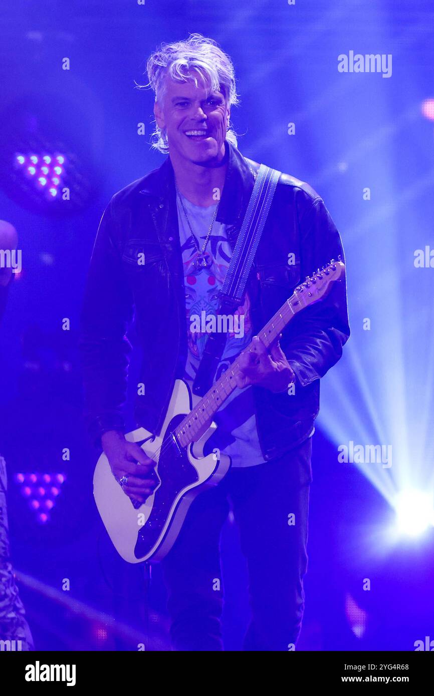 Jan Bart JB Meijers - Aufzeichnung ARD Show ãDie Beatrice Egli ShowÒ im Studio Berlin Adlershof a Berlino - Sendetermin 31.10.2024 *** Jan Bart JB Meijers Recording ARD Show ÒThe Beatrice Egli ShowÓ presso Studio Berlin Adlershof a Berlino Data di trasmissione 31 10 2024 Foto Stock