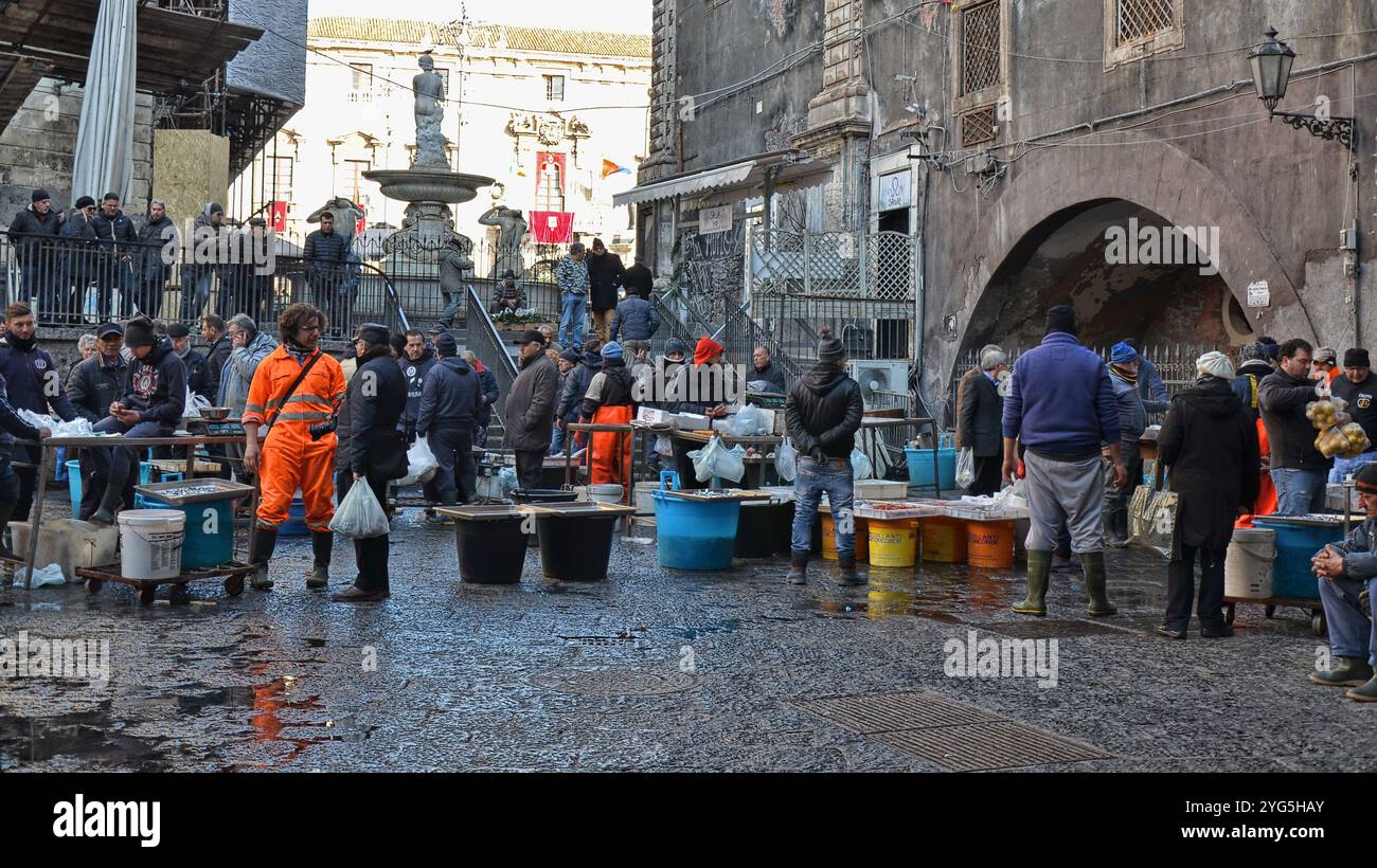 A' piscina mercato del pesce. Mercato del pesce di Catania, Sicilia, Italia. Foto Stock