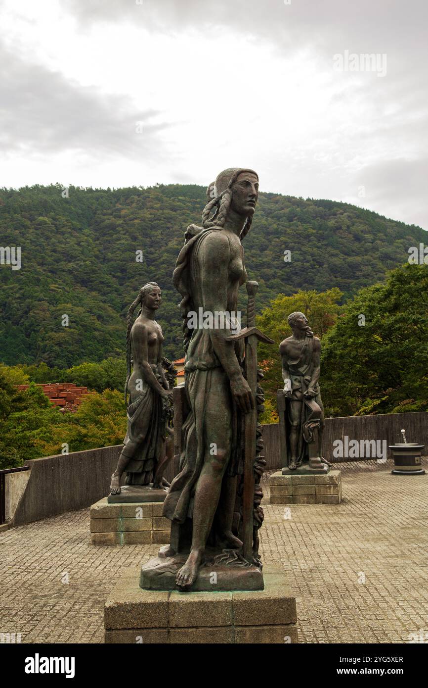 Il Museo all'aperto di Hakone utilizza le verdi montagne come sfondo per l'arte di Émile-Antoine Bourdelle che celebra il generale argentino Alvear. Foto Stock