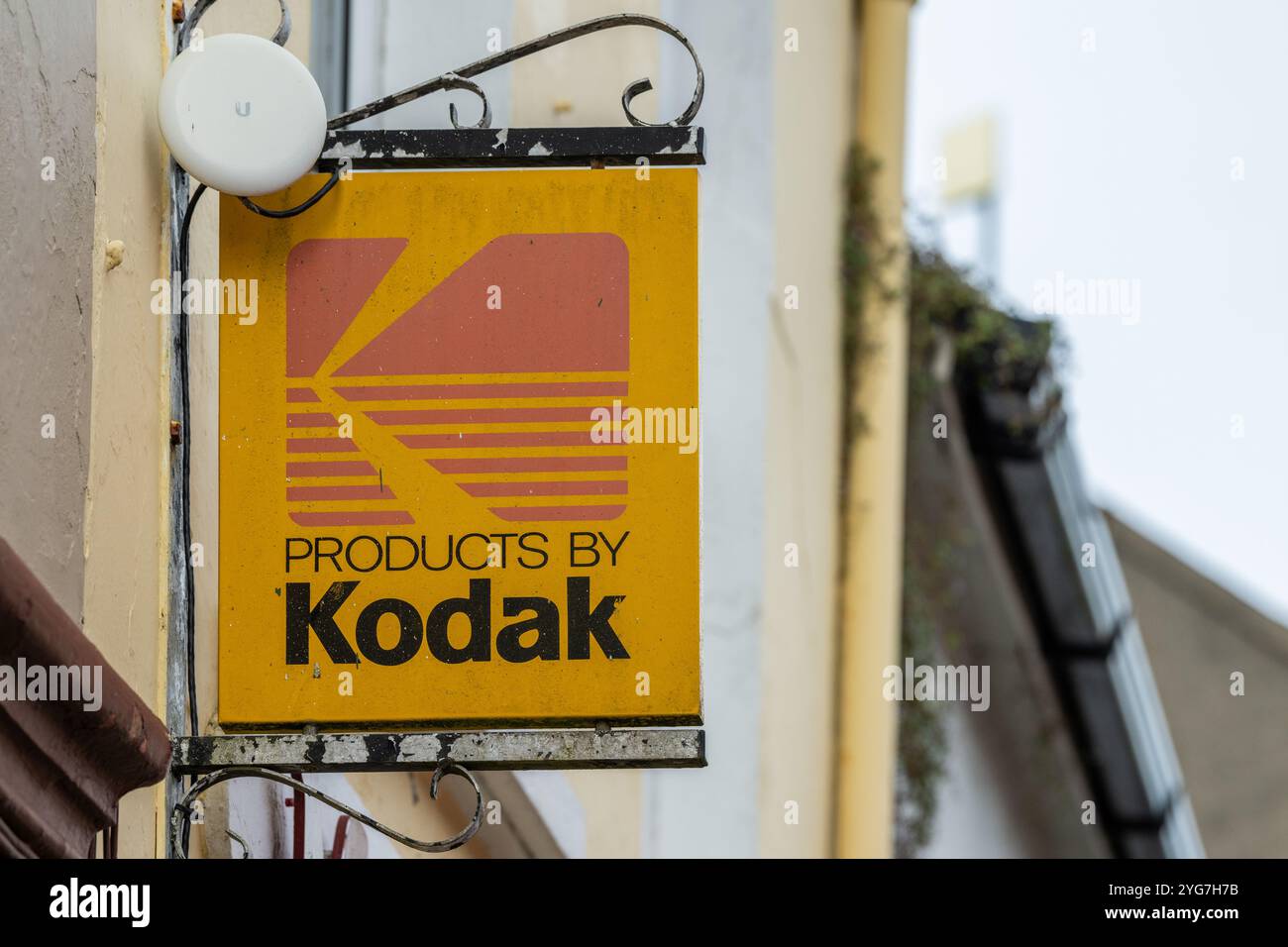 Vecchio cartello Kodak su un negozio a Castletownbere, West Cork, Irlanda. Foto Stock