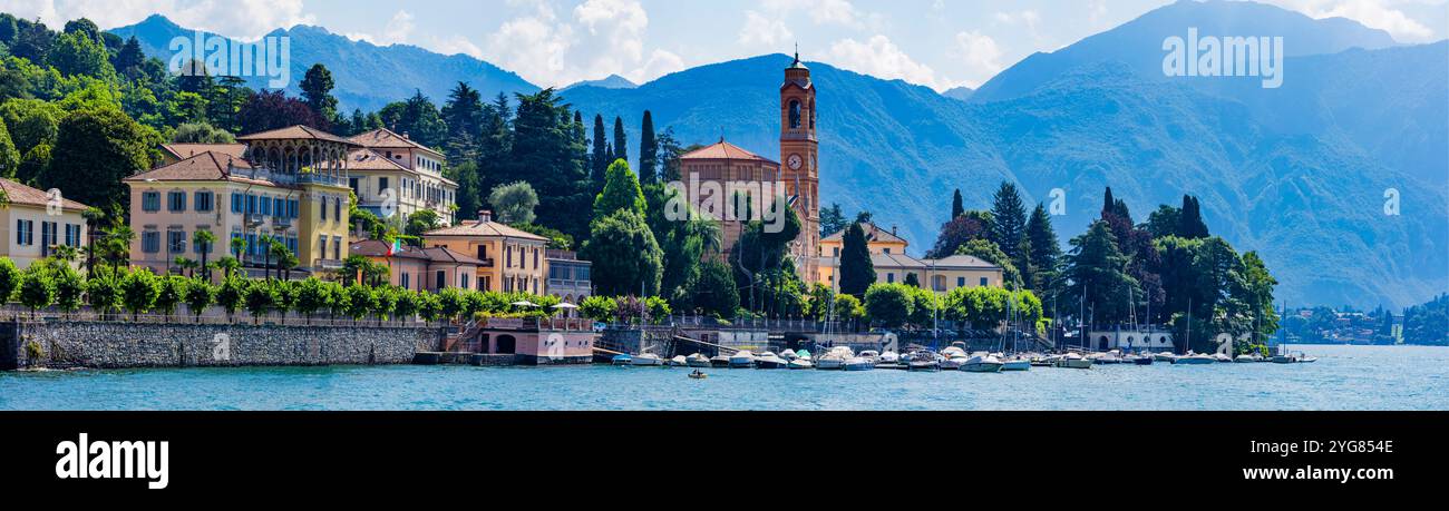 Panoramico e famoso lago italiano Lago di Como. I posti più belli. Villaggio sul lago Tremezzina, vista panoramica. Italia Foto Stock