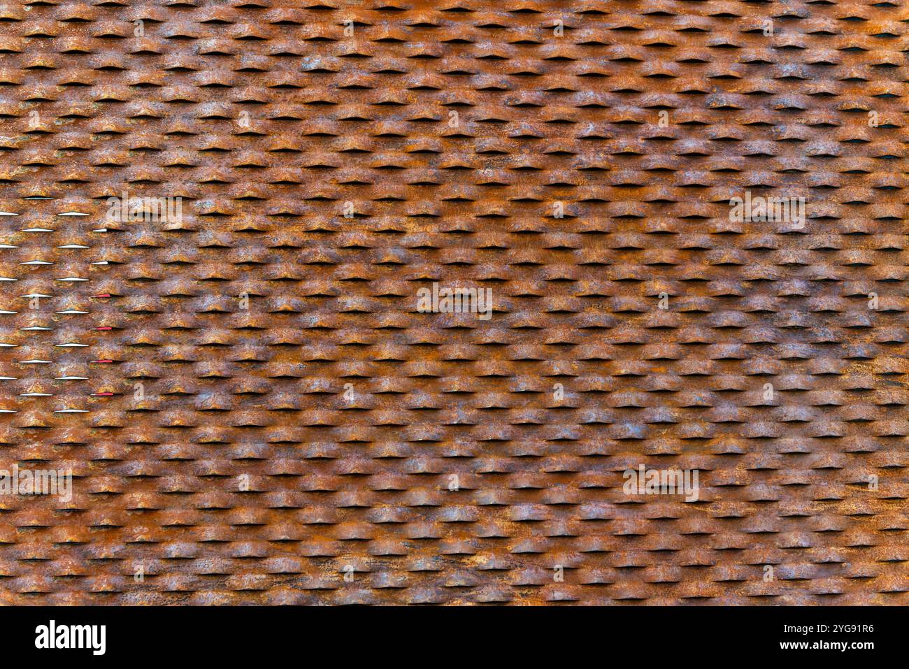 metallo espanso in acciaio corten, struttura per progetti di architettura contemporanea, per design industriale e resistenza agli agenti atmosferici. trama Foto Stock