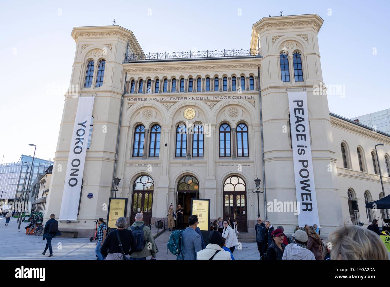 Yoko Ono Peace is Power, mostra d'arte al Nobel Peace Centre nel centro di Oslo, Norvegia, Scandinavia Foto Stock