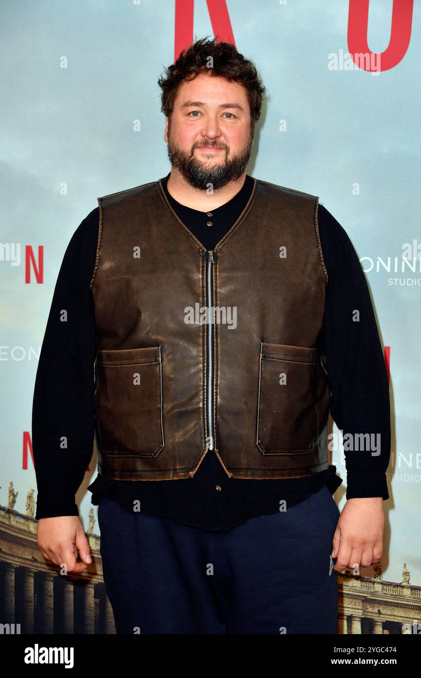 Daniel Zillmann bei der Premiere des Kinofilms Konklave im Delphi Filmpalast. Berlino, 06.11.2024 *** Daniel Zillmann alla prima del lungometraggio Conclave al Delphi Filmpalast Berlin, 06 11 2024 foto:Xn.xKubelkax/xFuturexImagex konklave_4024 Foto Stock