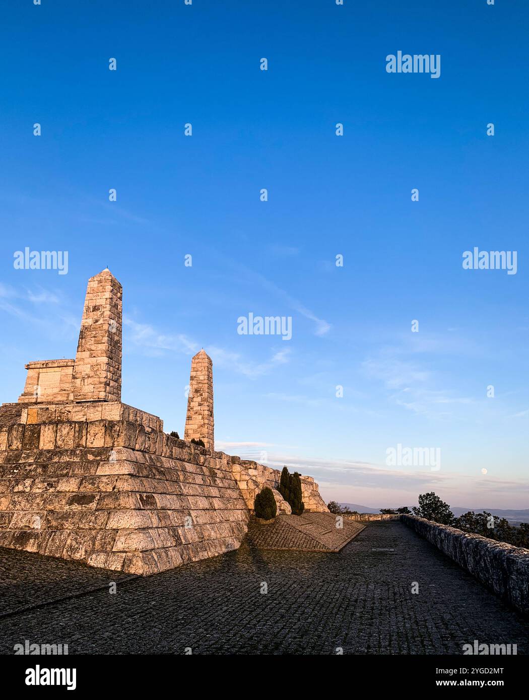 "Noi formiamo i nostri edifici, da allora essi ci modellano." - Immagine stock catturata con smartphone