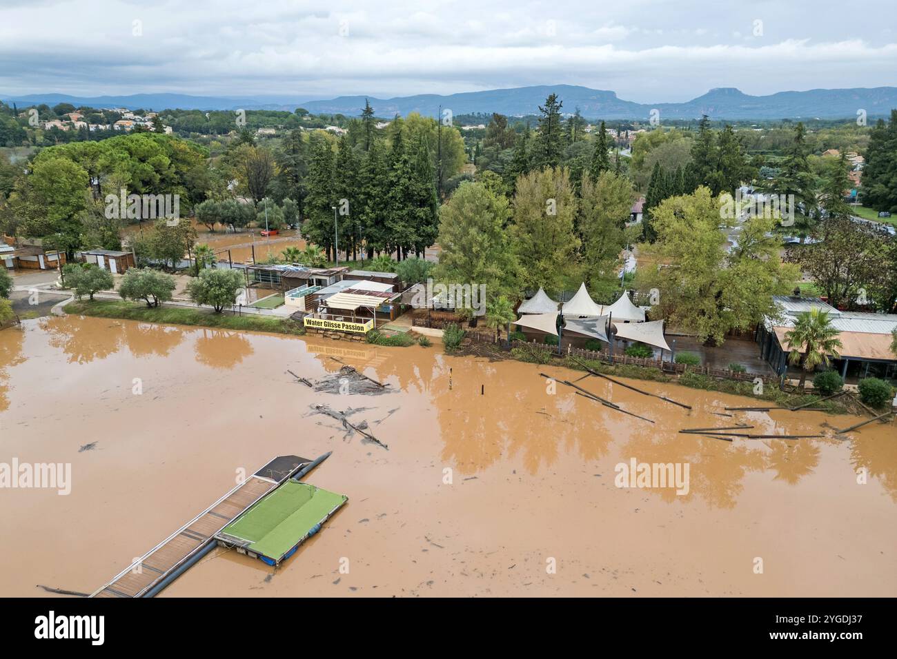 Inondazione sul lago Roquebrune e sul Restauraunt du Lac, nel sud-est della Francia, ottobre 2024. Foto Stock