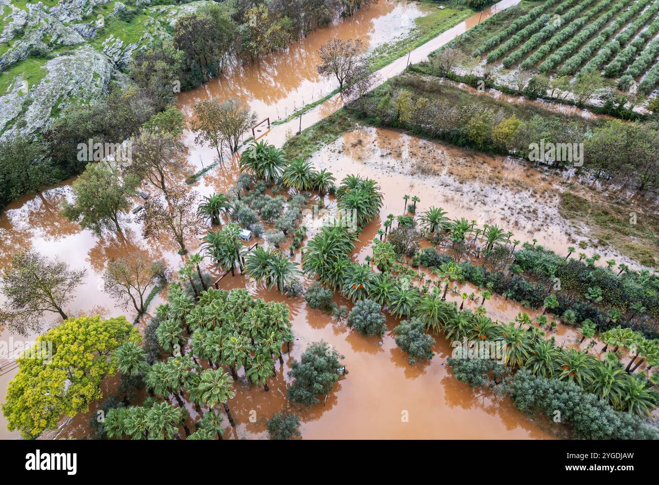 Foto aerea di un Garden Centre sotto l'acqua alluvionale nell'ottobre 2024, Roquebrune-Sur-Argens, Provence, Var, Francia. Foto Stock