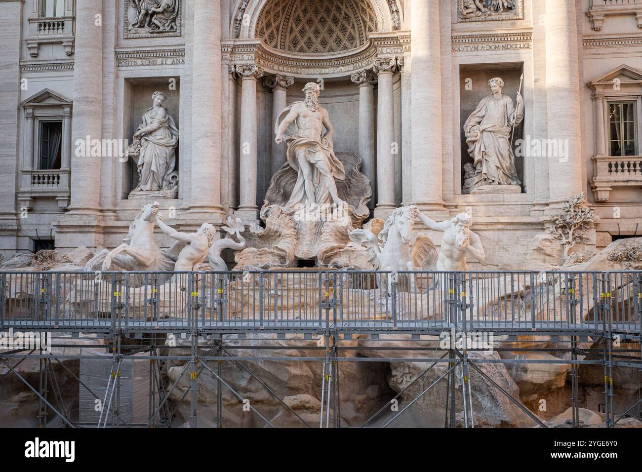 Roma, Italia. 6 novembre 2024. Nuovo ponte pedonale in costruzione per il passaggio dei turisti durante il Giubileo del 2025. Roma si sta preparando per l'anno Giubileo 2025 effettuando lavori di miglioramento e condizionamento su alcuni dei suoi monumenti. (Foto di Raul Moreno/SOPA Images/Sipa USA) credito: SIPA USA/Alamy Live News Foto Stock