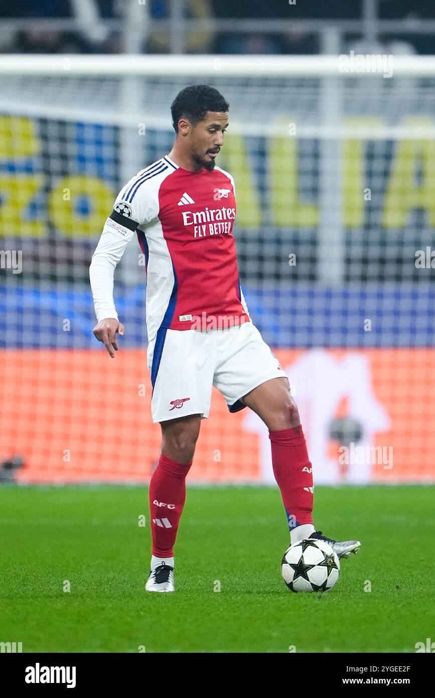 Milano, Italia. 6 novembre 2024. William Saliba dell'Arsenal durante la fase MD4 della UEFA Champions League 2024/25 tra FC Internazionale e Arsenal allo Stadio San Siro il 6 novembre 2024 a Milano. Crediti: Giuseppe Maffia/Alamy Live News Foto Stock