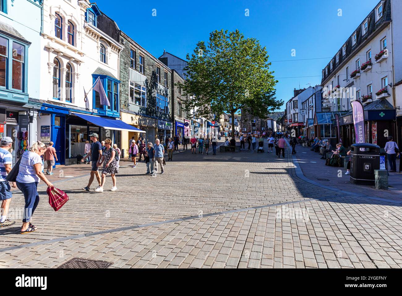 Keswick, Cumbria, Regno Unito, Inghilterra, keswick Town, Keswick Regno Unito, Keswick Inghilterra, Keswick Cumbria, città, centro città, centro di Keswick, negozi, negozi, Foto Stock