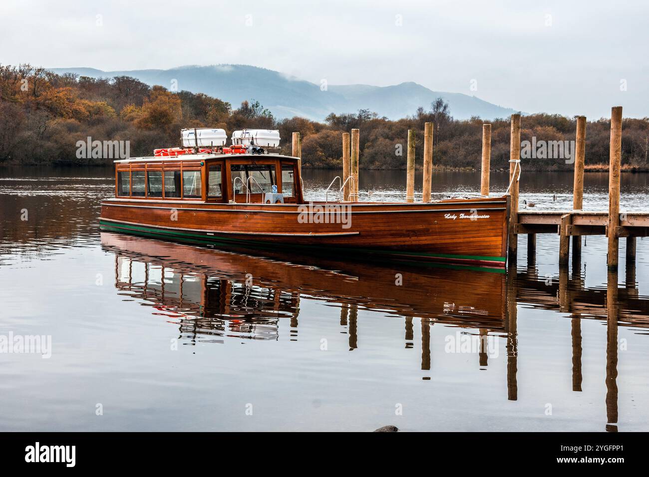 Barca da diporto "Lady Derwentwater" ormeggiata sul lago Derwentwater. Foto Stock