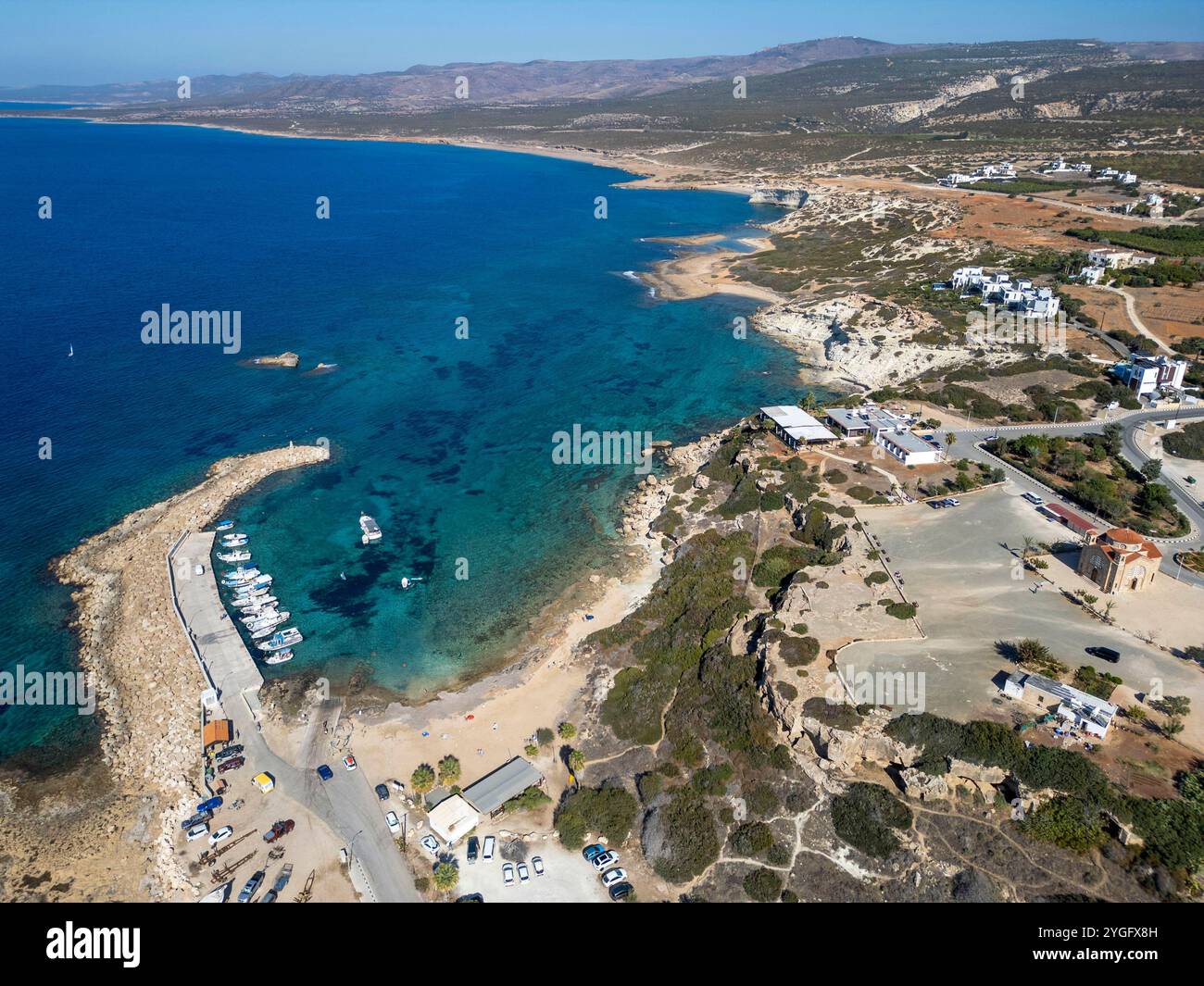 Veduta aerea del porto di Agios Georgios (St Georges), Akamas, regione di Paphos, Cipro. Foto Stock