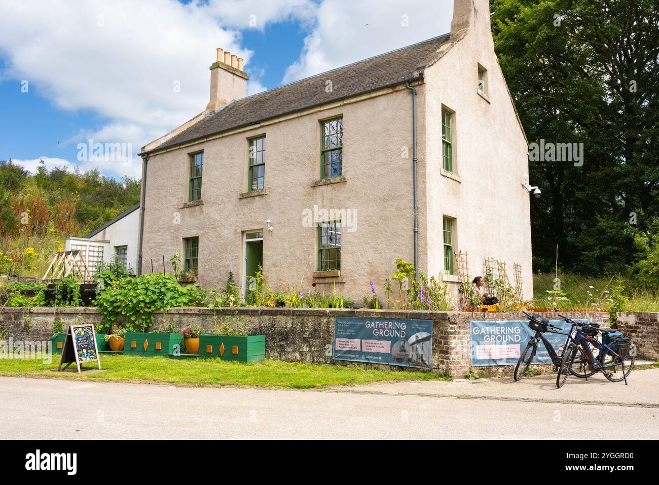 The Gathering Ground CIC Local Food-LED Community Space and Cafe presso il Forth and Clyde Canal, Hamiltonhill, Glasgow, Scozia, Regno Unito Foto Stock The Gathering Ground CIC Local Food-LED Community Space and Cafe presso il Forth and Clyde Canal, Hamiltonhill, Glasgow, Scozia, Regno Unito Foto Stock