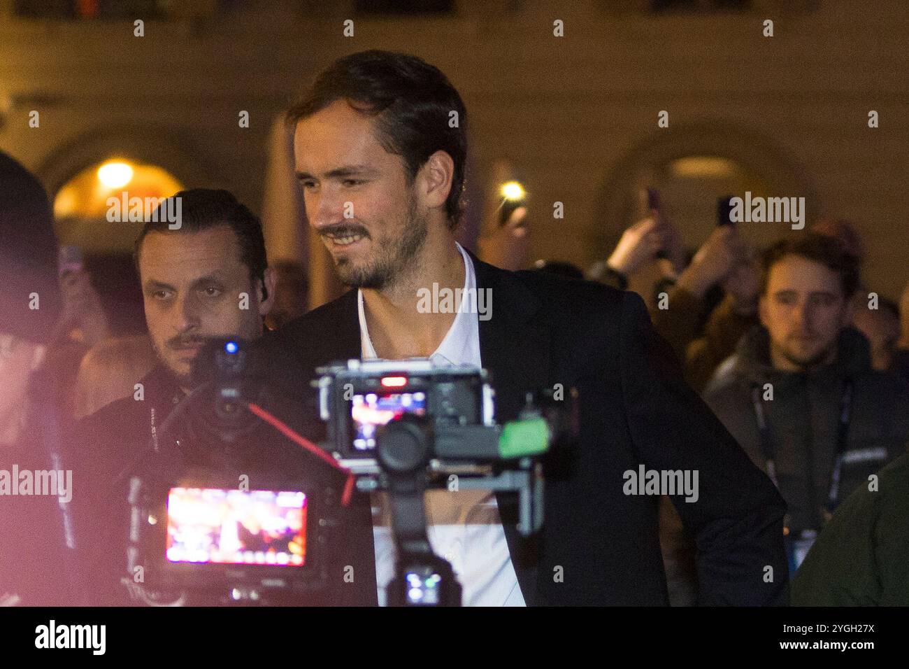 Torino, Italia. 7 novembre 2024. Il tennista Daniil Medvedev sul tappeto blu prima delle finali Nitto ATP 2024 crediti: Marco Destefanis/Alamy Live News Foto Stock