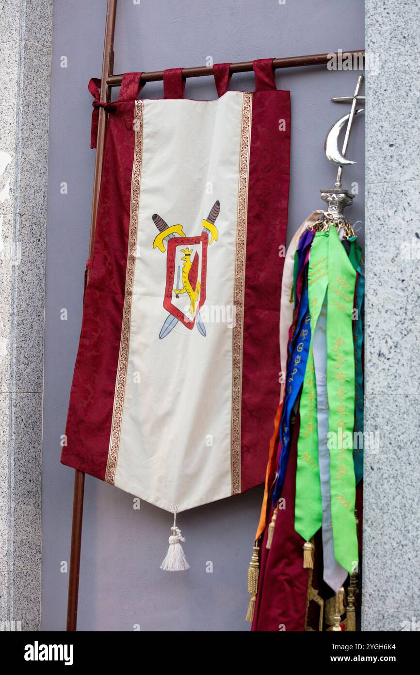 Festa dei mori e dei cristiani, bandiera, decorazione, parata, festa, Orihuela, Vega Baja, autonomia di Valencia; Provincia di Alicante, Spagna Foto Stock