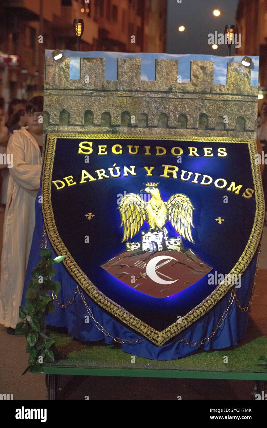 Festa dei mori e dei cristiani, bandiera, decorazione, parata, festa, Orihuela, Vega Baja, autonomia di Valencia; Provincia di Alicante, Spagna Foto Stock